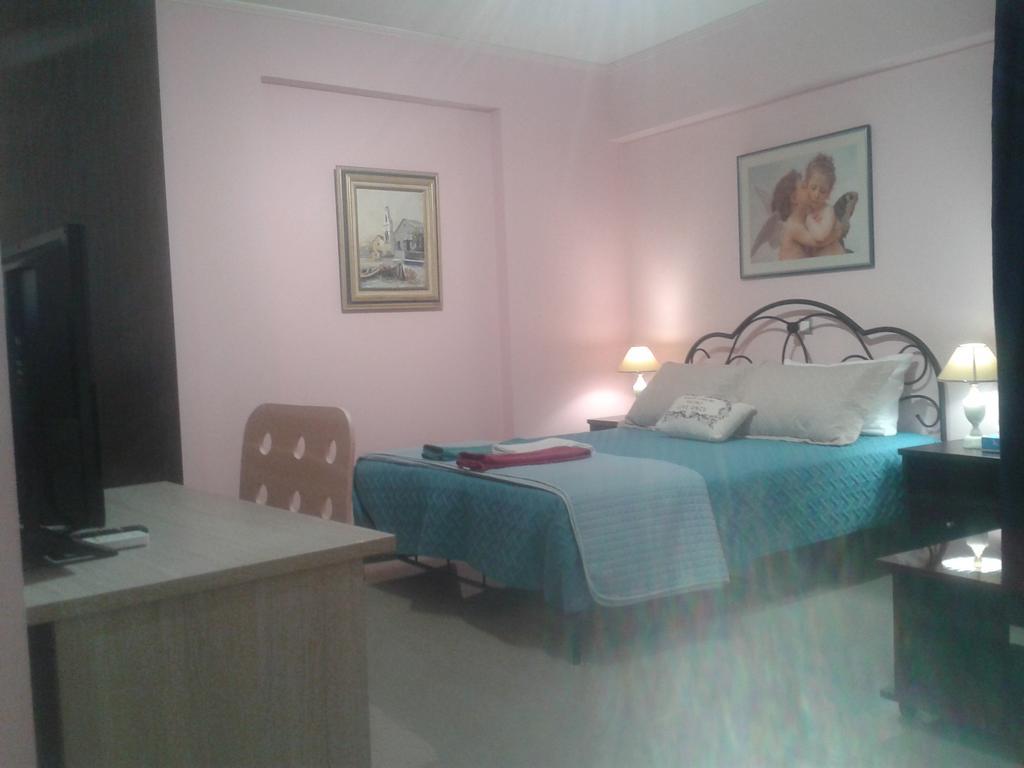 Super 36Sqm Junior Suite In Luxurious Picturesque Area Пирея Екстериор снимка